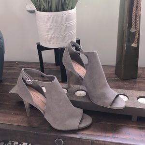 Christian Siriano ankle strap bootie trendy Size 8